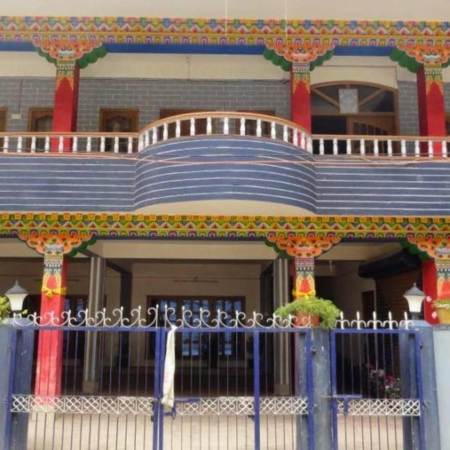 Hotel Samdup Khang Dirāng 외부 사진